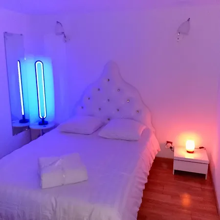 Le Petit Nid Douillet Апартаменты *
